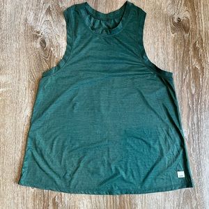 Women’s Vuori Energy Top, size small